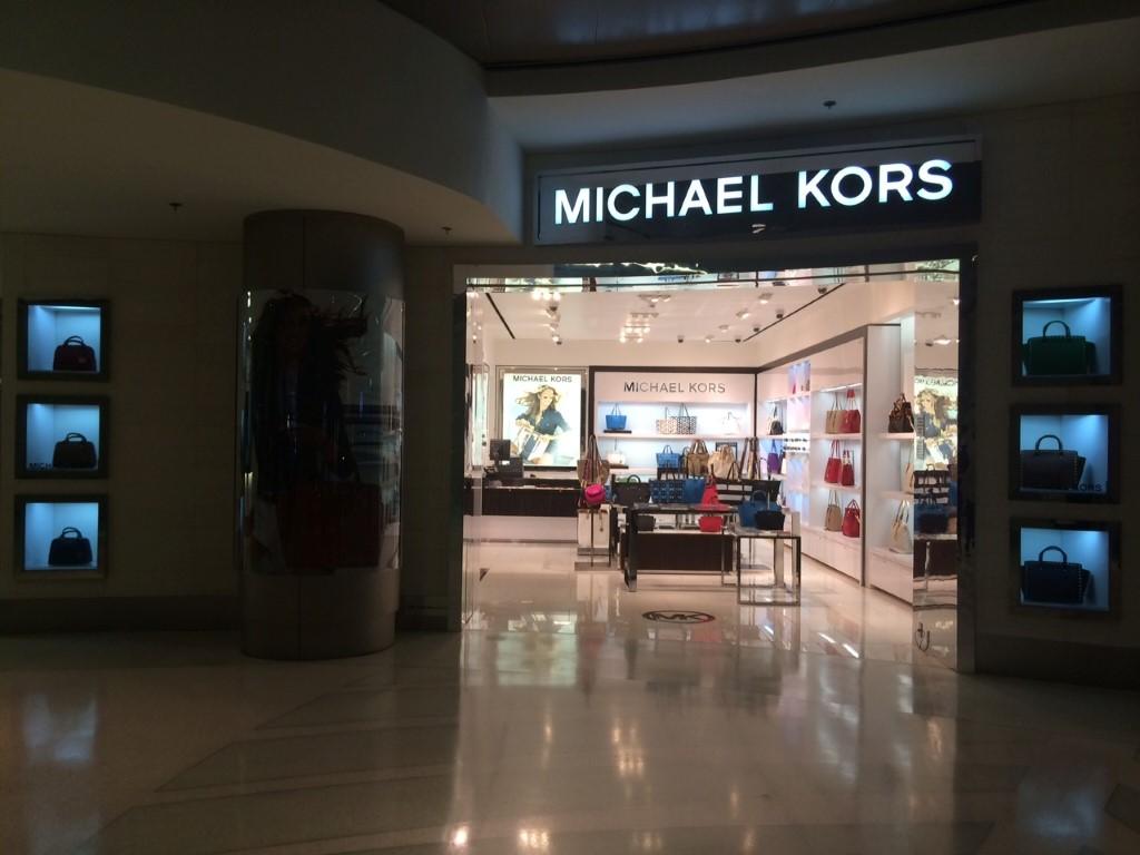 How to get to Michael Kors Outlet in West Palm Beach by Bus or Train